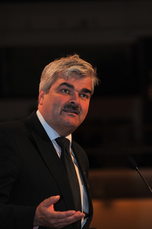 H�kan Juholt p� Handels kongress