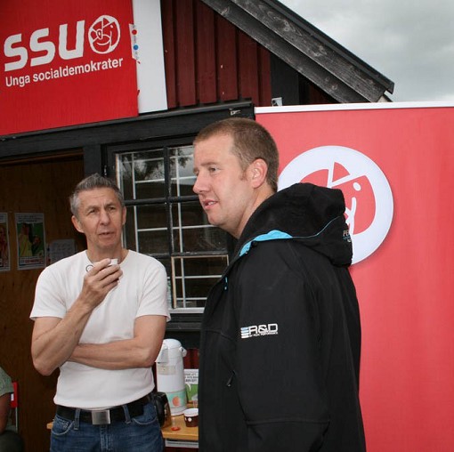Per-�ke Olofsson i samtal vid s-stugan 