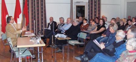 M�nga deltog i samtalet p� seminariet i Vaggeryd Folkets hus den 28 feb 2009